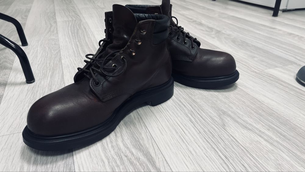 Тшо ботинка и рубашка б/у cатылымда