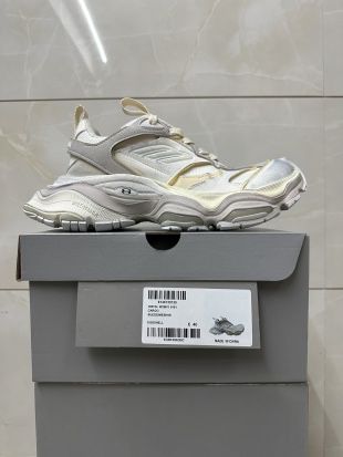Balenciaga cargo