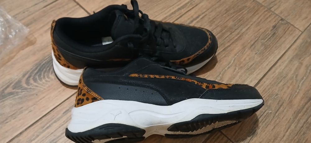 Adidasi dama marimea 40,5