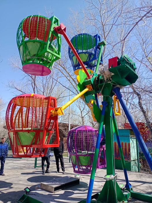 Продам карусель Ромашка