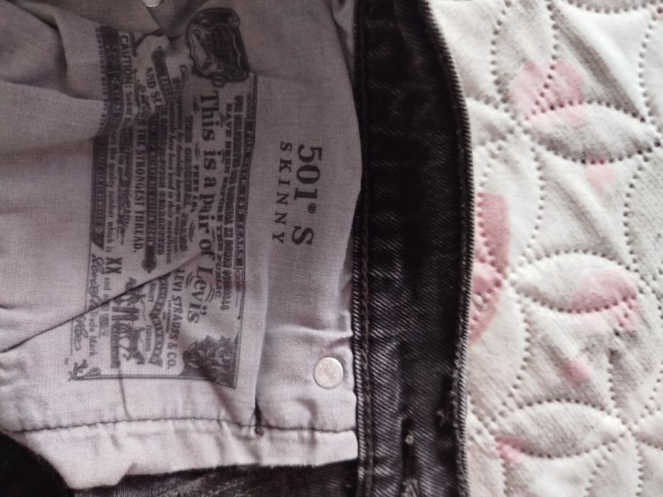 Дънки Levi's р-р 27