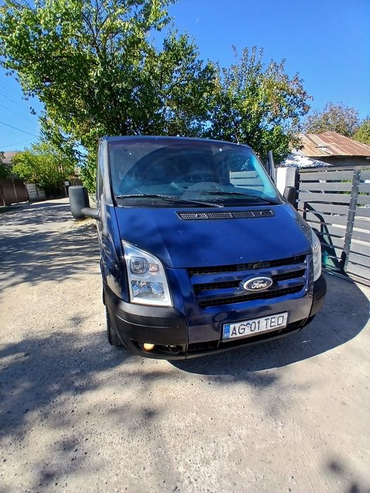 Vând Ford transit