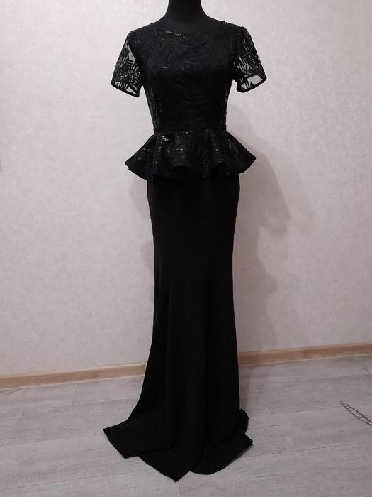 Продам новые платья