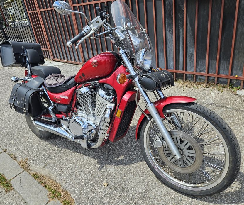 SUZUKI Intruder VS 800