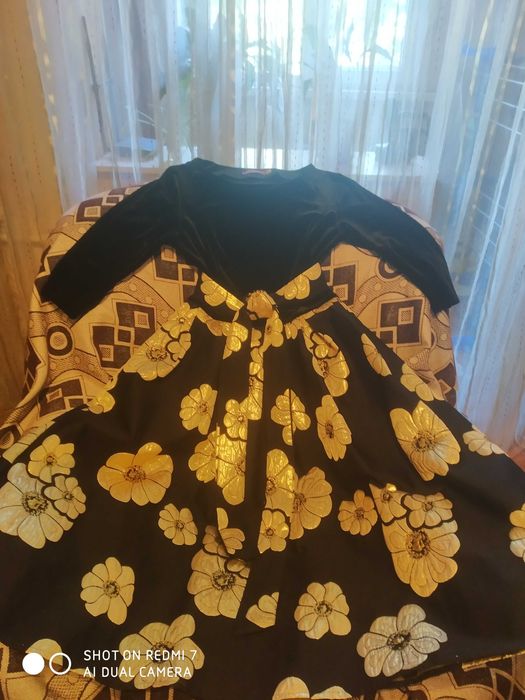 Новое нарядное выходное платье,46-48 размера,длинное