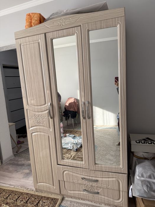 Продам шкаф в хорошем состояние