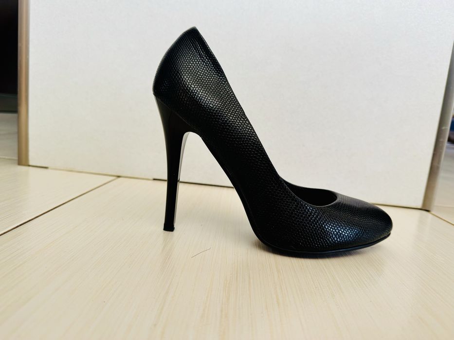 Елегантни дамски обувки