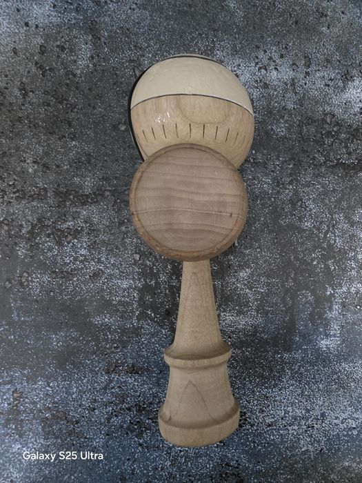 Vând Kendama Krom Gas Cream(model rar)