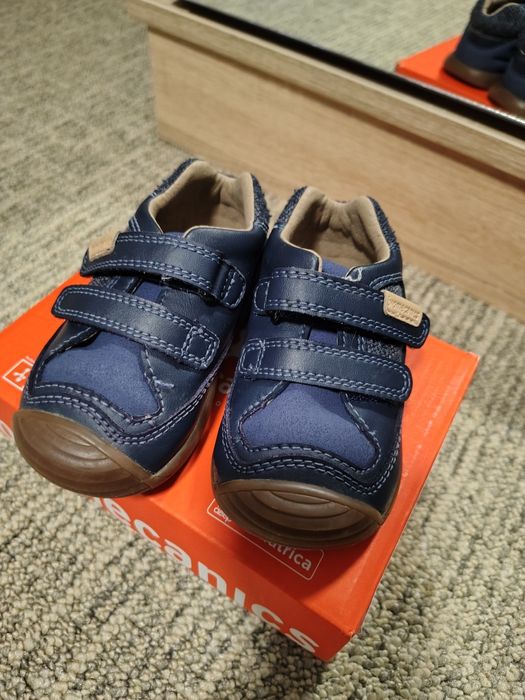 Vând adidași băiețel biomecanics