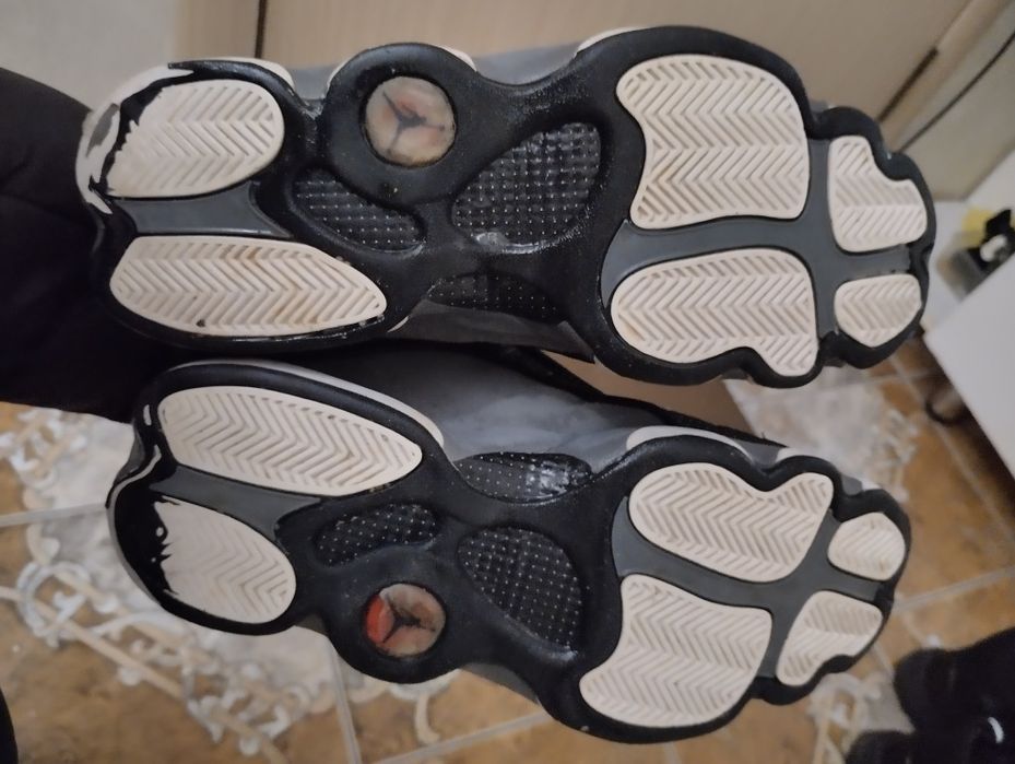 13 джорданы черно белые