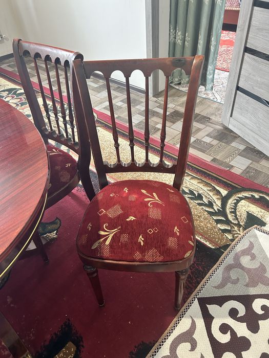 Стол стульями продается!