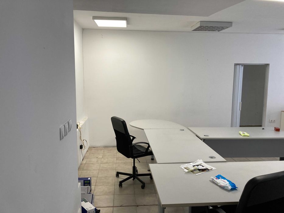 Дава се под наем Магазин в Пловдив, Кючук Париж - 110 кв.м за 561 € - Снимка #5