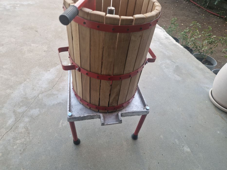 Teasc struguri presa struguri