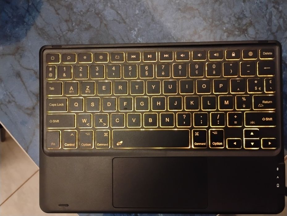 Vând CHESONA iPad 9th generation keyboard se conectează la gens 7 8 9