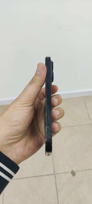 Продам Айфон 14 Про.