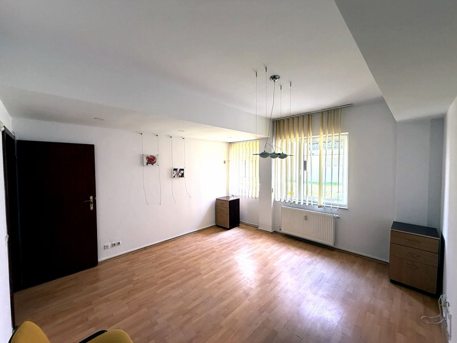 Apartament 2 camere in Centru cu parcare pretabil pentru Spatiu de birou