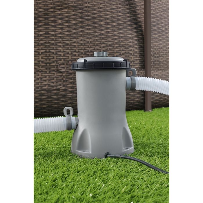 Продавам филтърна помпа за басейн Bestway