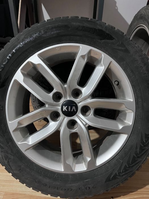 KIA SERATO Зимние шины  4X4 шт с Дисками