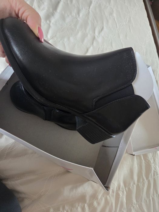 Чисто нови обувки