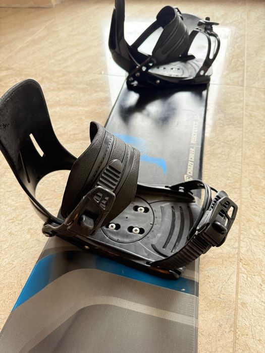 Vând placă snowboard Crazy Creek
