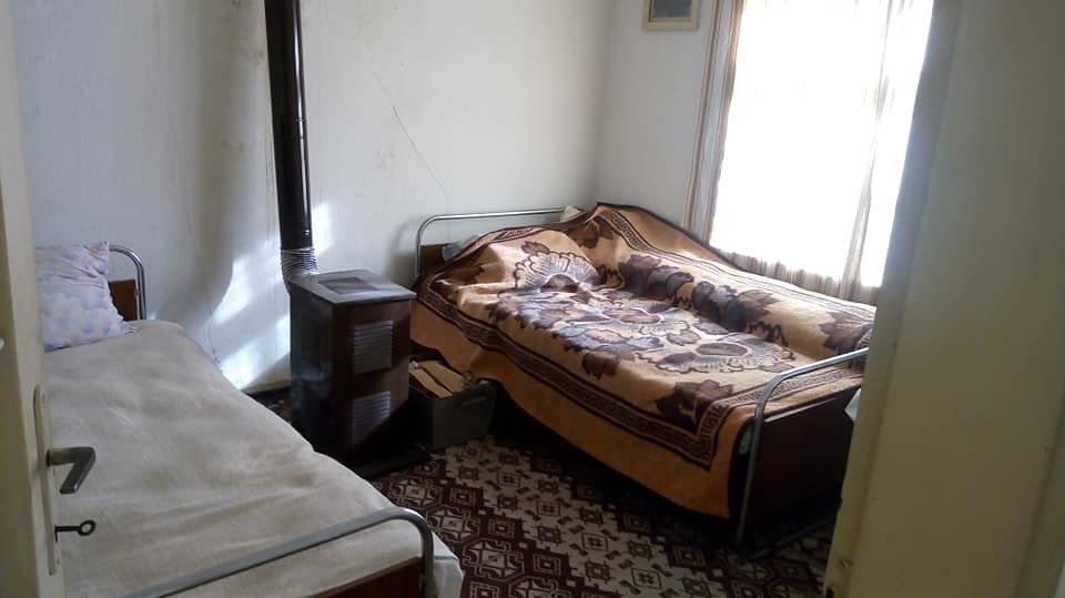 Триетажна къща в с. Забърдо