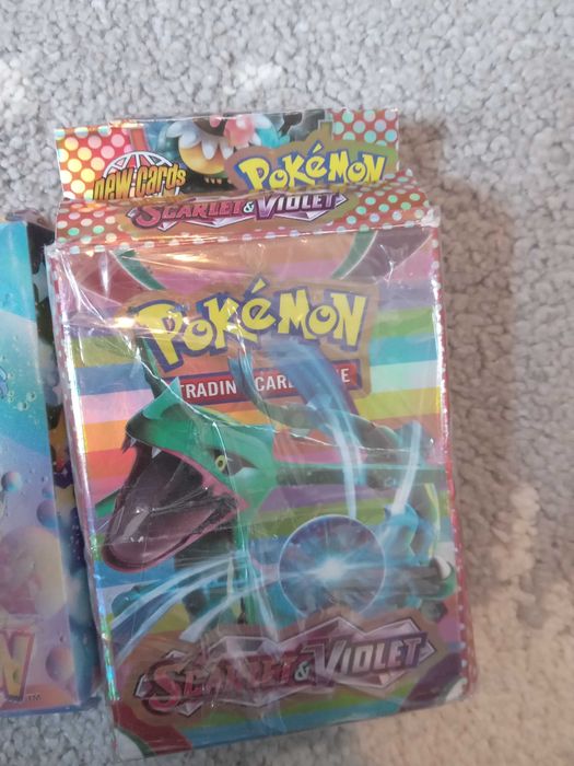 Set 137 carti Pokémon