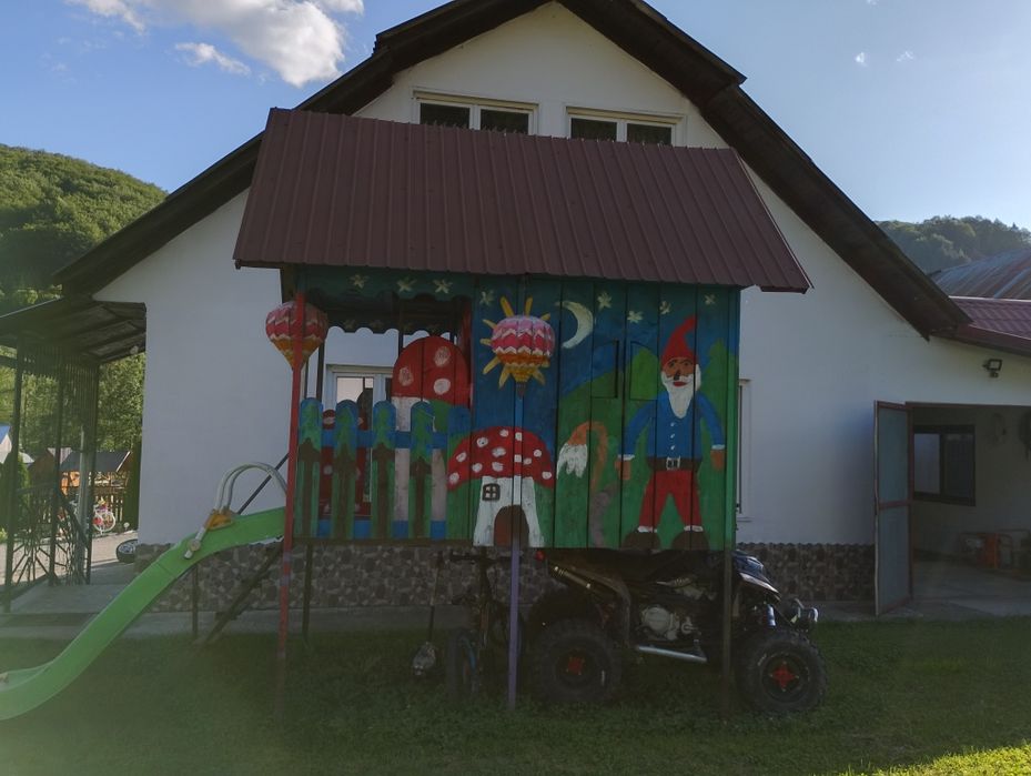 Căsuța de joacă pentru copii
