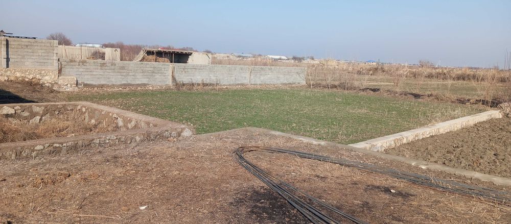 Курилиши тугалланмаган участка сотилади когон туман с-поён кишлоги