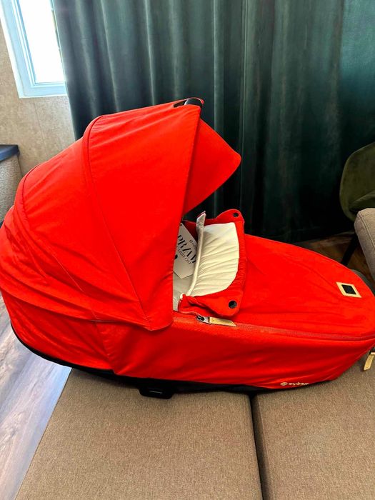 НОВ кош за новородено Cybex Priam 4 с чанта и дъждобран