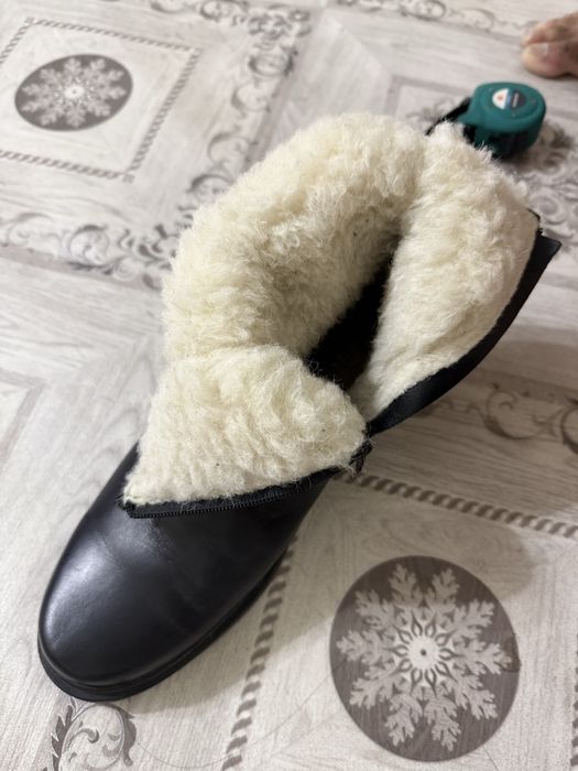 Продам кожанные сапоги