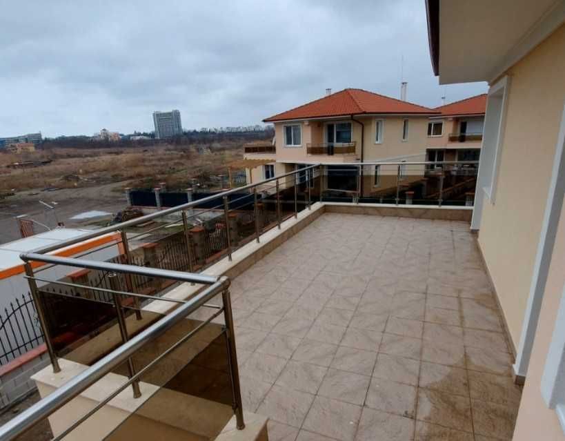 Предлагаме еднофамилни къщи в град Поморие