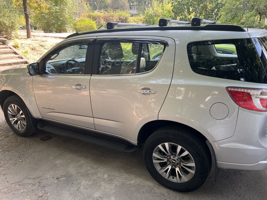 Продаётся Трейлблейзер 2020 года выпуска. Состояние хорошее.