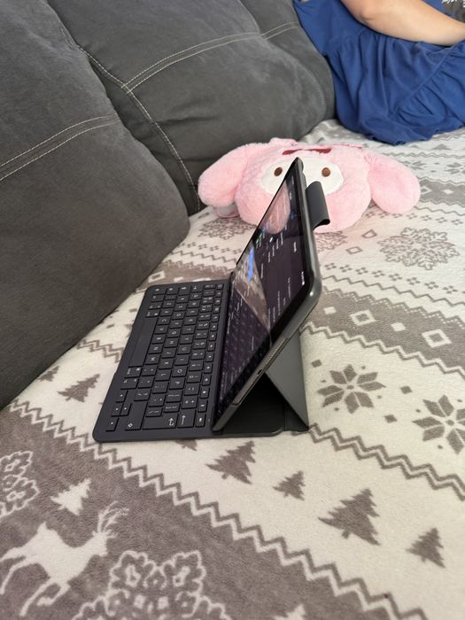 Tableta  Apple iPad Gen7 32gb 2019  gsm + husa Logitech Slim Folio