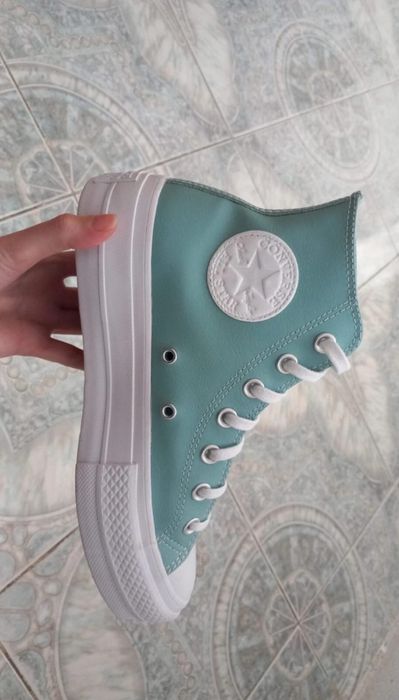 Converse cu platforma