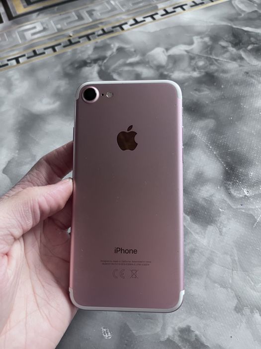 Продам айфон 7 срочна за 20к акб 73