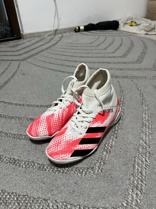 Ghete fotbal adidas limited edition 33