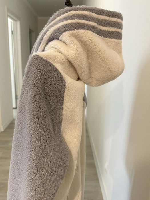 Дубленка Альпака белый с капюшоном