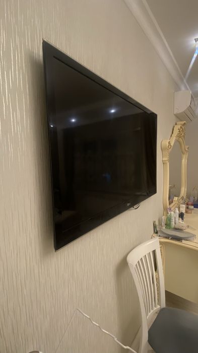 Продам телевизор LG , б/у