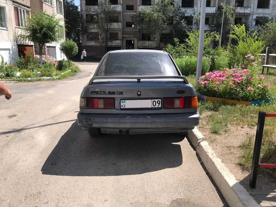 Ford Sierra LX Сапфир