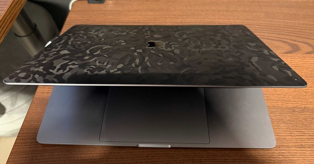 Macbook Pro 15" 2018 i9 2.9ghz, 32GB RAM, 1TB, Radeon Pro Vega 20