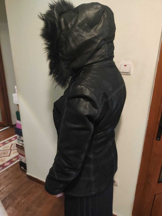 Scurta de dama din material piele intoarsa