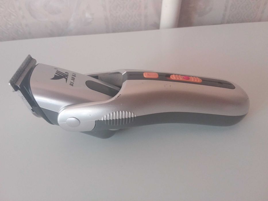 Машинка для стрижки волос BIAOYA BAY-680