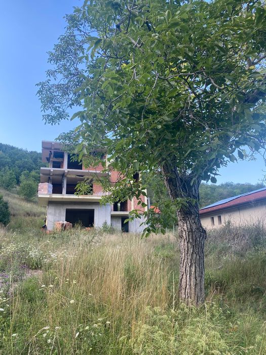 Casa la rosu in Valea Popii