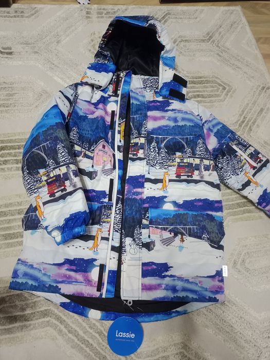 Продам зимнюю куртку Lassie