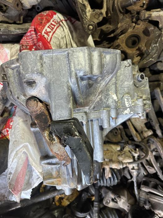 Каропка нисан 1.6 1991год