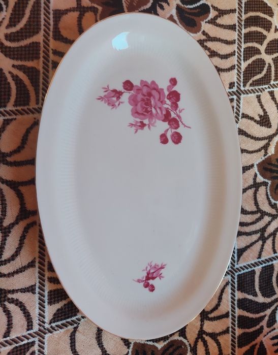 Продавам порцеланови съдове