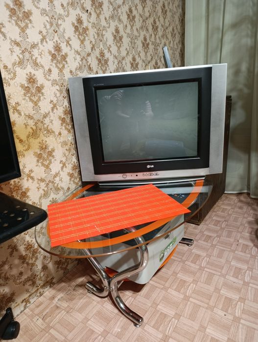 П р о д а м  т е л е в и з о р б/у