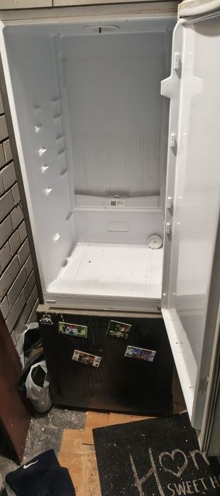 Холодильник рабочий