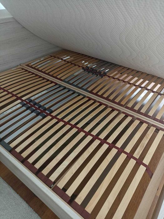 Спалня с двулицев матрак 180 на 200  (произведен в Австрия), от Айко