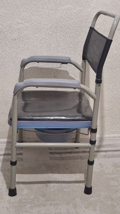 Санитарный.  стул